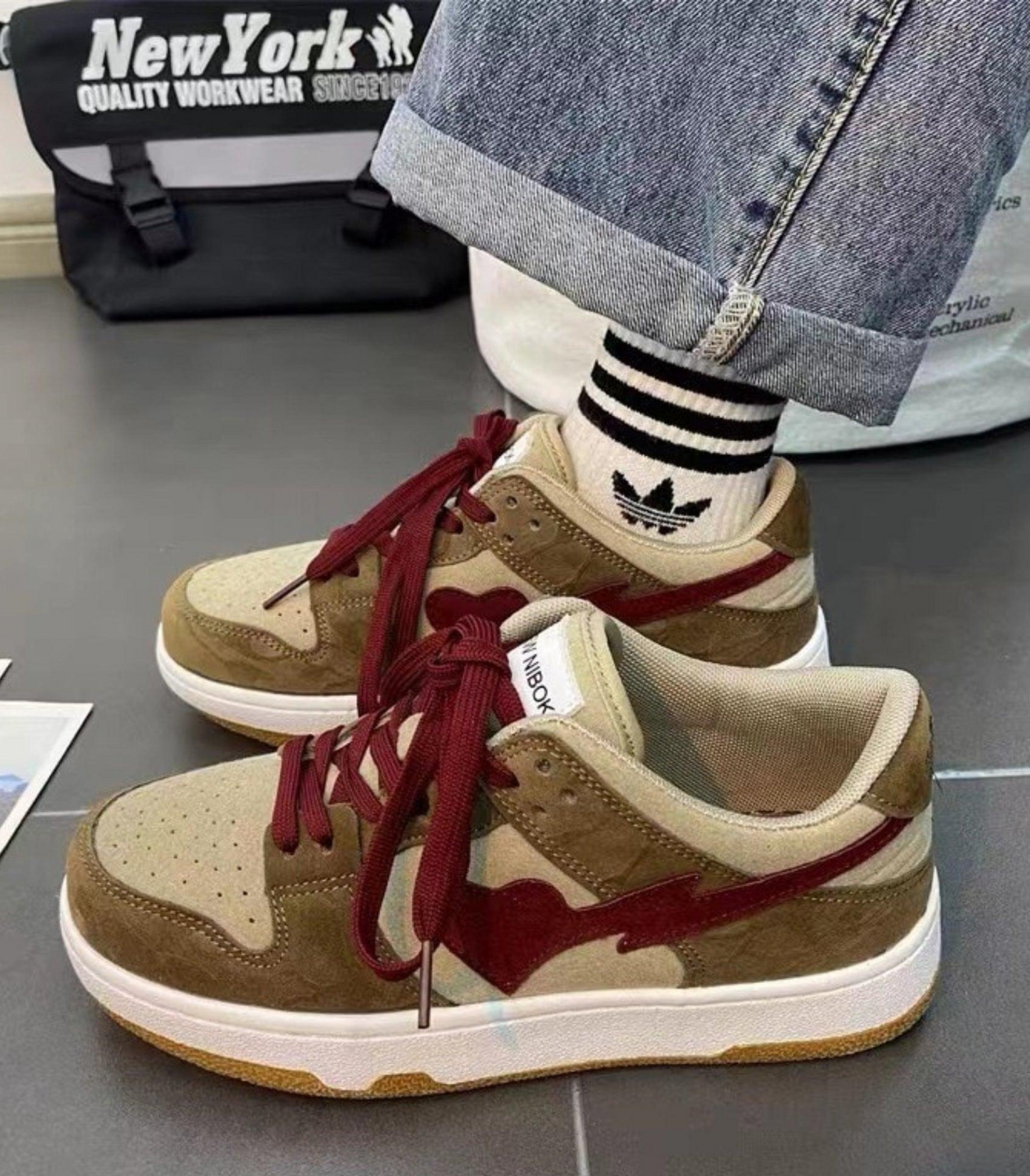 Zwergini-Mode - vulkanisierte Schuhe mit Herzdesign