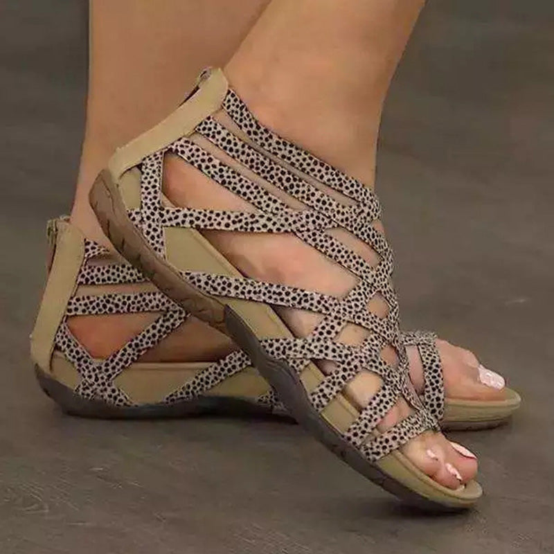 Zwergini-Mode Römersandalen für stilvolle Sommerlooks