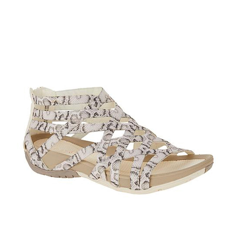 Zwergini-Mode Römersandalen für stilvolle Sommerlooks