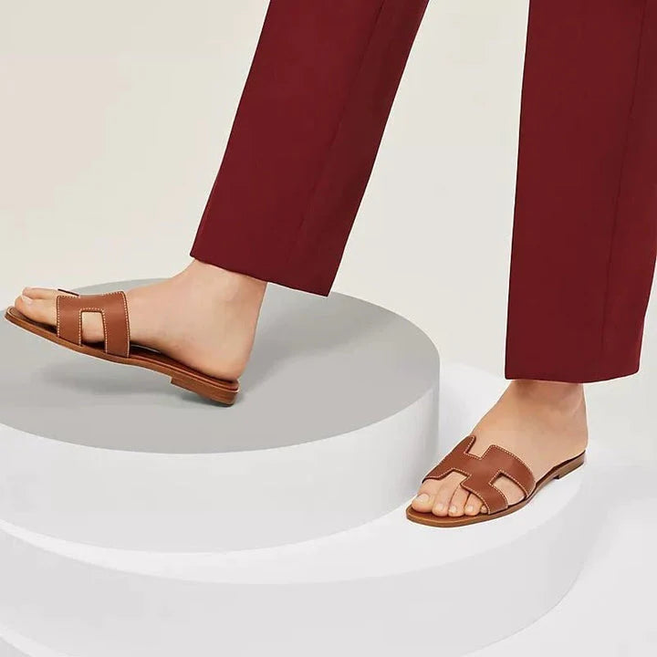 Ledersandalen flach, mit Cut-Out Riemen, sommerlich & bequem