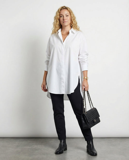 Stylisches Oversize-Shirt mit hochgekrempelten Ärmeln