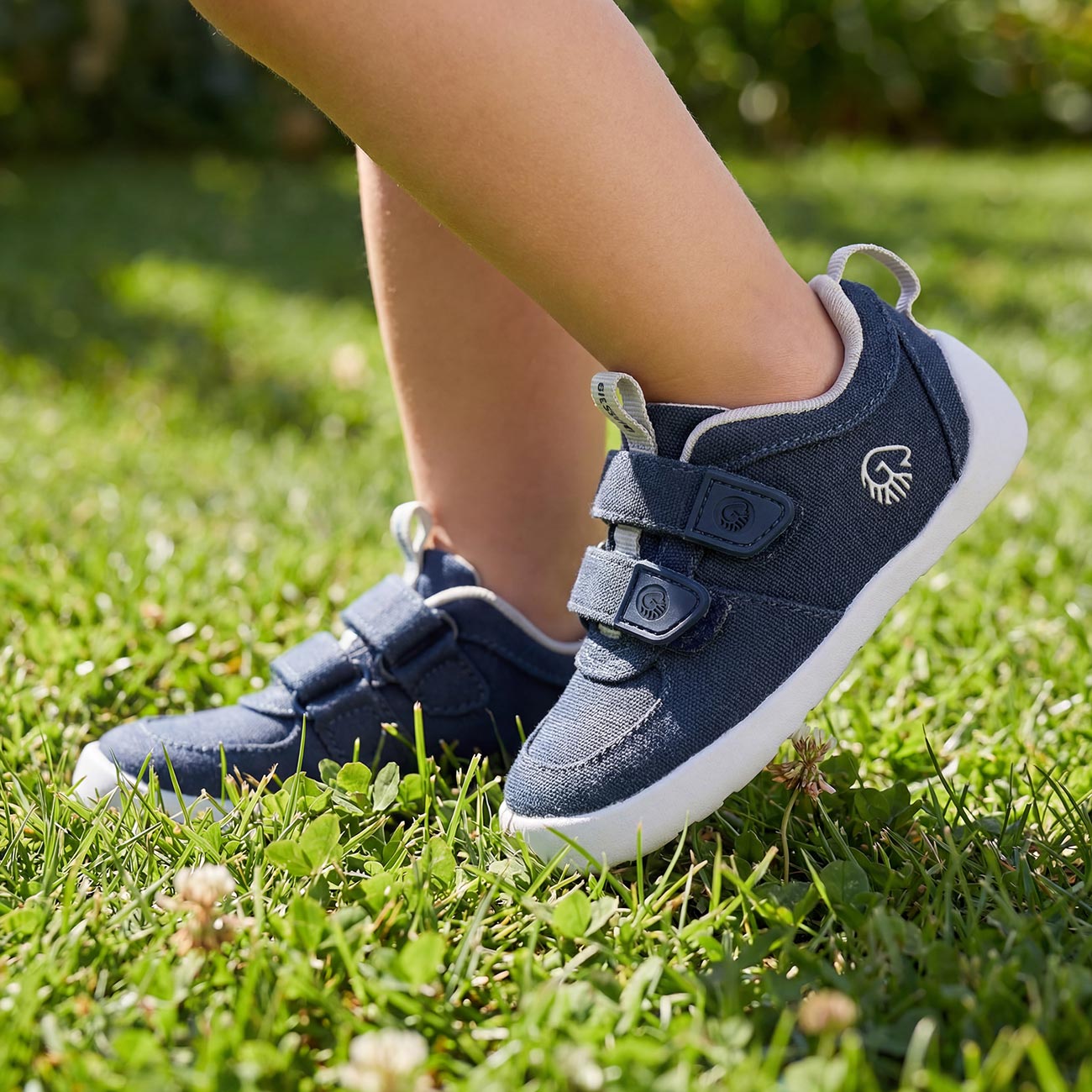 Kids Barefoot Canvas
