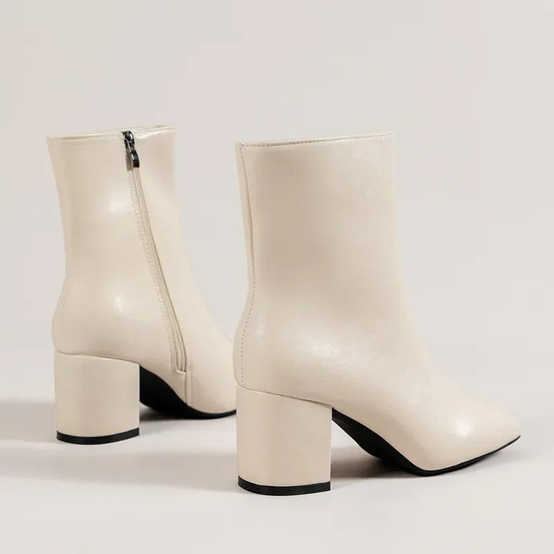 Zwergini-Mode | Elegante und Vielseitige Stiefeletten