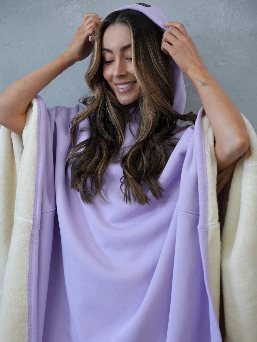 Beruhigender Kapuzenpulli (beschwert)