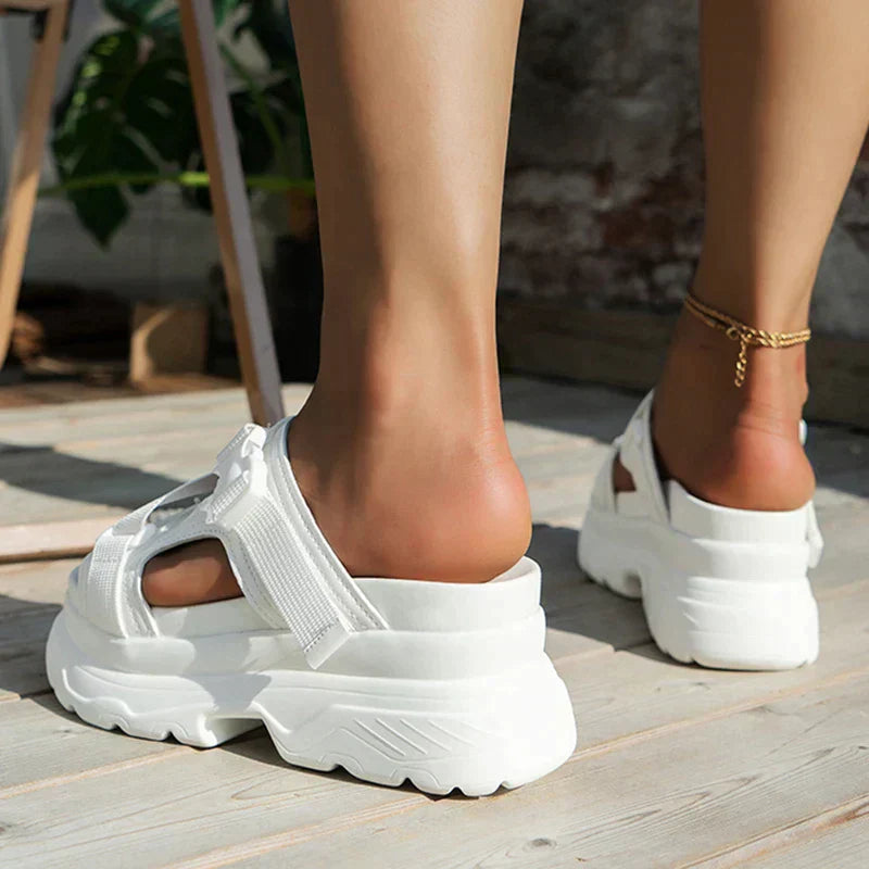 Zwergini-Mode - Orthopädische klobige Sandalen