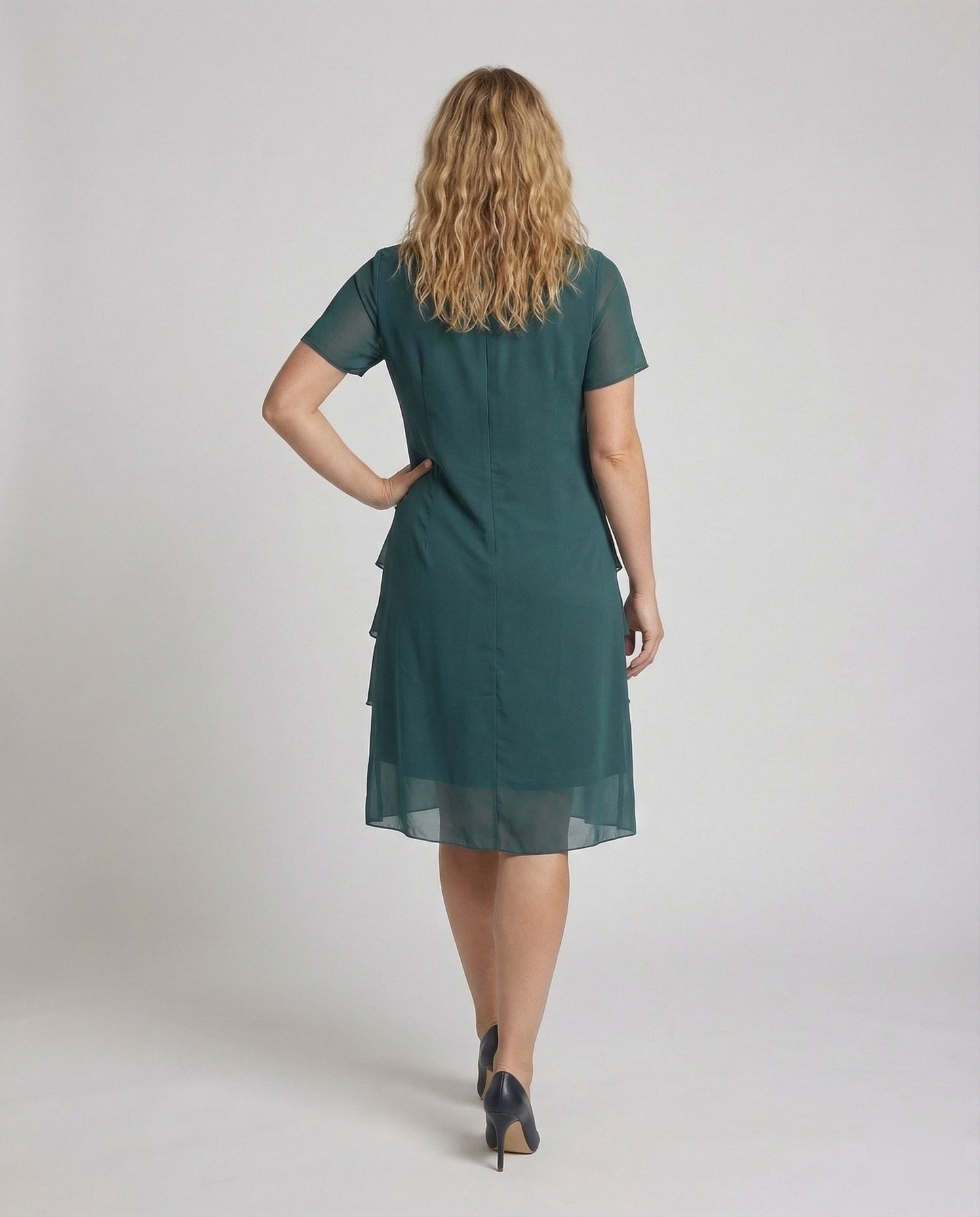 Damenkleid mit Rundhalsausschnitt, kurzen Ärmeln und mehrlagiger transparenter Overlay-Optik | Zwergini-Mode