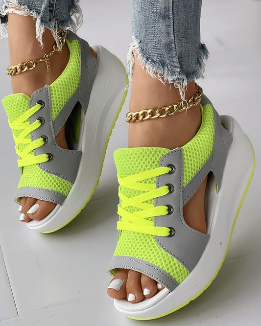 Zwergini-Mode Trendkick: Atmungsaktive Sneaker-Sandalen