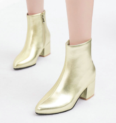 Zwergini-Mode | Stilvolle Silberne Stiefeletten