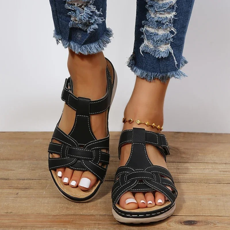 Zwergini-Mode – Orthopädische Sandalen