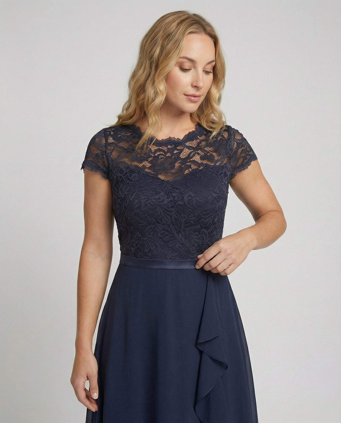 Durchsichtiges kurzärmeliges elegantes Kleid
