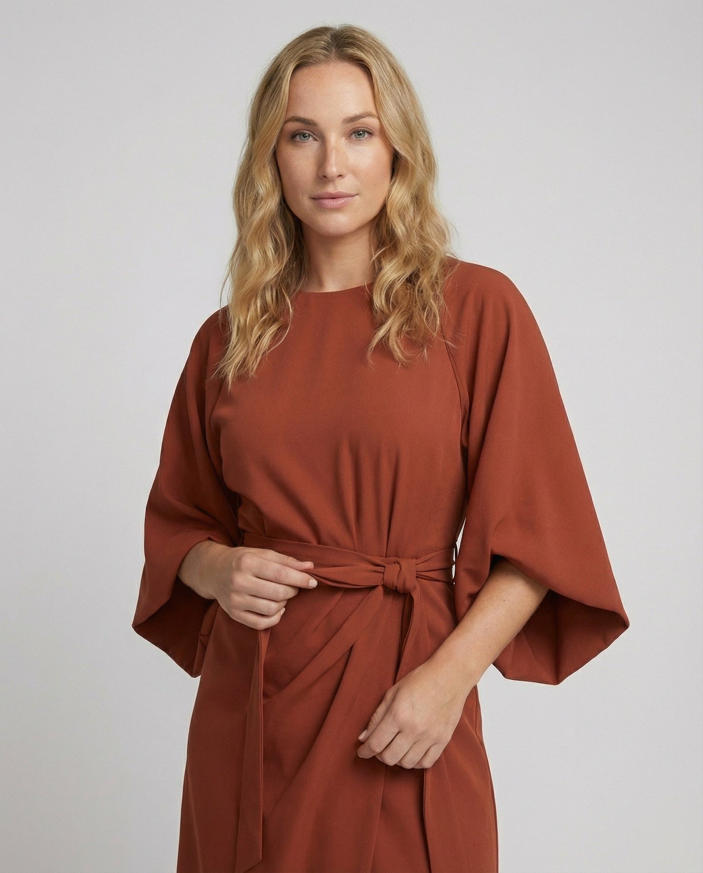 Zwergini-Mode | Elegantes Kleid mit Laternenärmeln und Gürtel